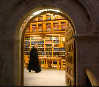 Biblioteca de Silos. Bernardo andando